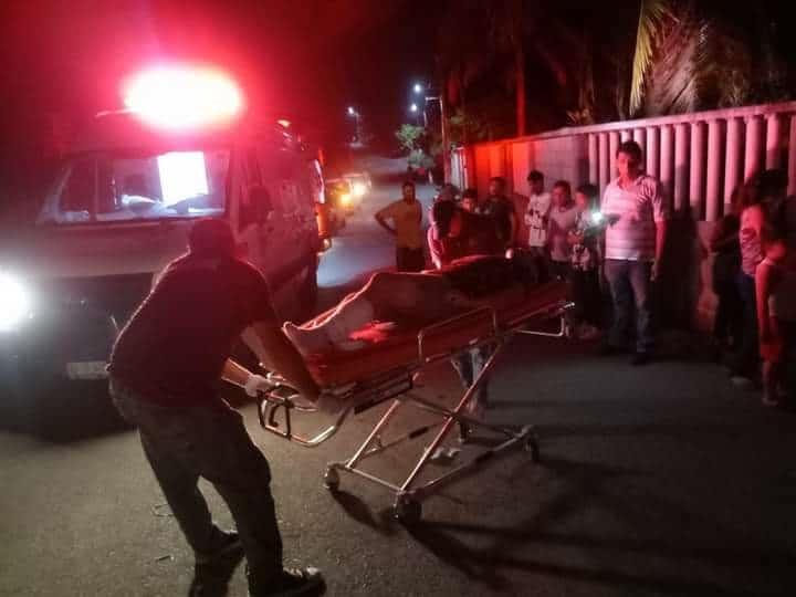 Joven Derrapa Motociclista Y Se Lesiona Las Piernas En Paso De Ovejas