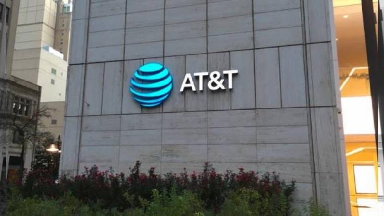 Segob y AT&T firman convenio para prevenir violencia por confinamiento 