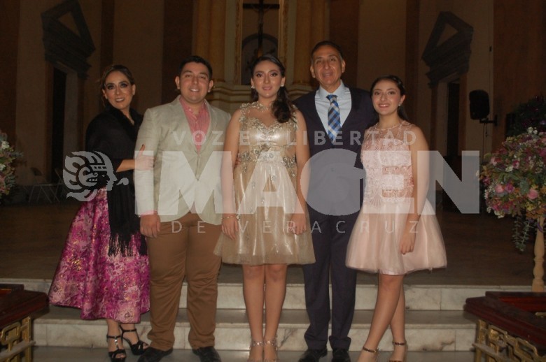  Edad de sueños: Rochy García Peña Rodríguez cumple XV años