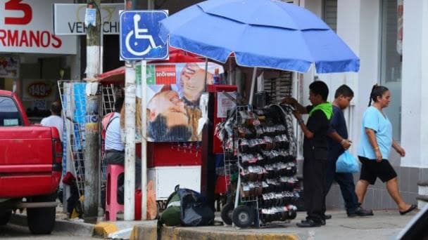 CAFÉ DE MAÑANA: Xalapa; comercio formal e informal y abasto de agua