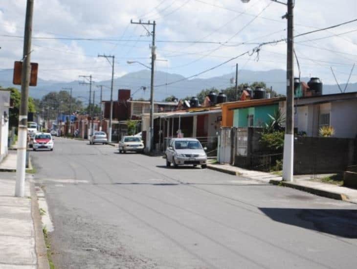 Ixhuatlancillo: en Valle Dorado, se apoderan de áreas verdes