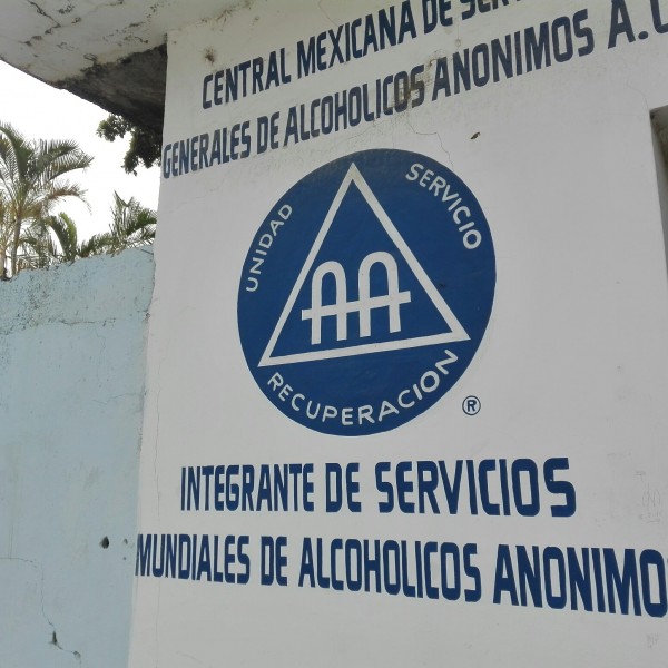 Sesiones por internet o reducidas en Alcohólicos Anónimos
