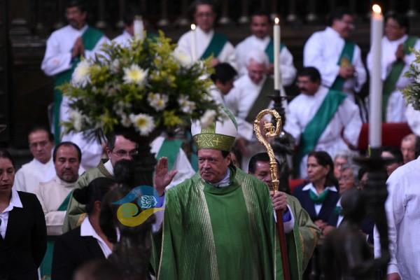 Hospitalizan por Covid-19 a Norberto Rivera Carrera, cardenal emérito de México