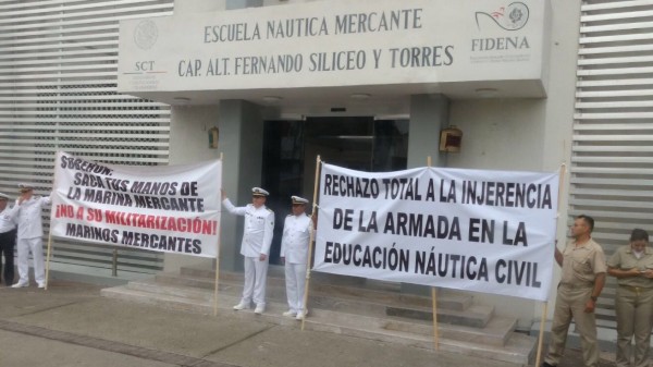 Marinos mercantes, inconformes con cambios en educación y desplazamiento de personal