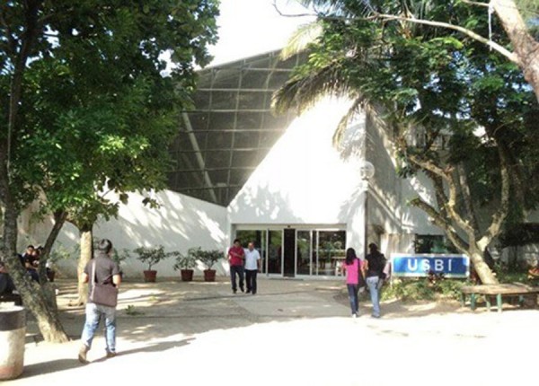 Contemplan regreso a las aulas en la UV hasta agosto