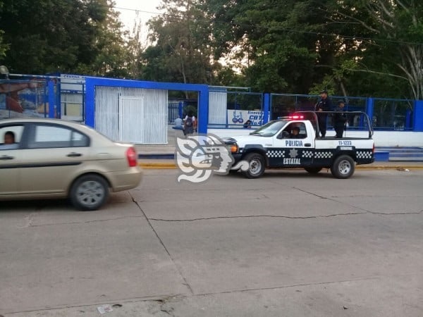 Acusa maestra bilingüe acoso sexual de su director