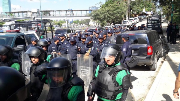 ONGs, UV y Article19 piden derogar el delito de ultrajes a la autoridad en Veracruz