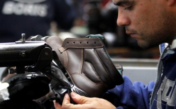 Sube actividad industrial 17.9% en junio: INEGI