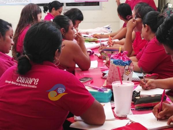 Recurren a seminarios virtuales para capacitar a instructores de Conafe