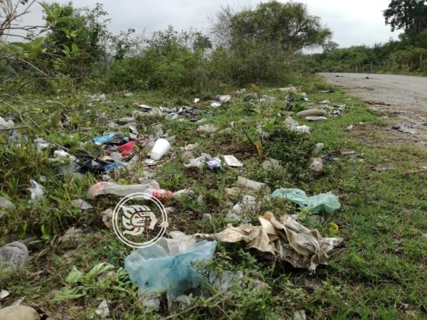 Van contra basureros irregulares en calles de Poza Rica