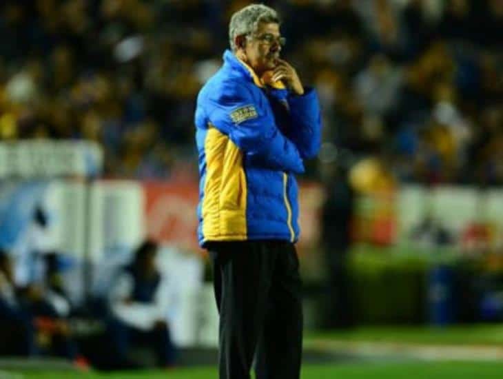 Tuca Ferretti seguirá siendo DT de Tigres