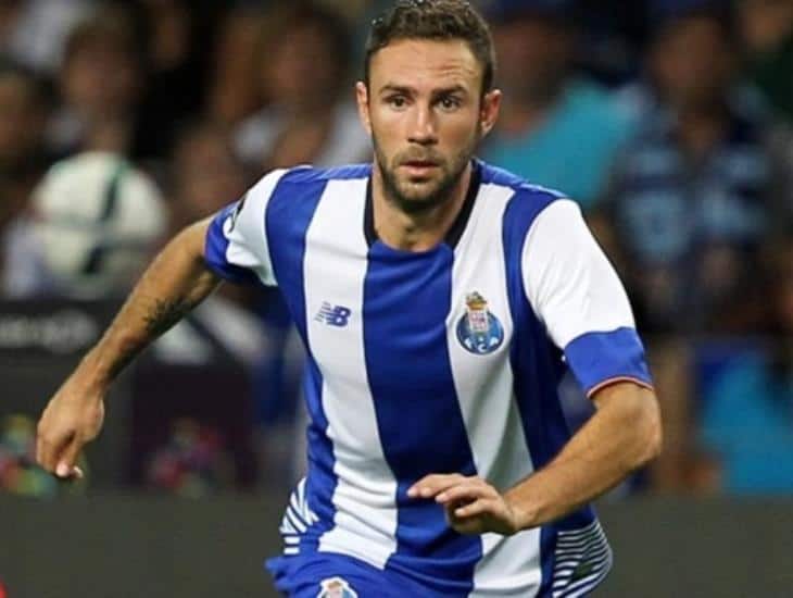 Miguel Layún en contra de reanudar futbol profesional