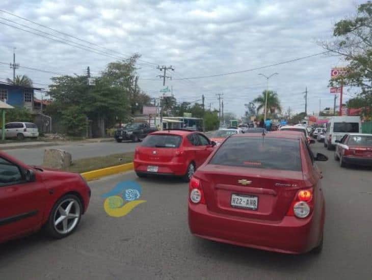 Tuxpeños aprovechan descuento y cumplen con derechos vehiculares