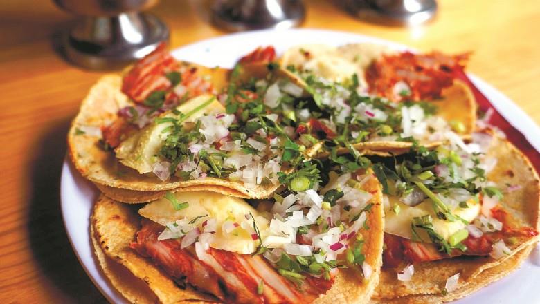 Taqueros de Xalapa subirán precios ante incremento de la tortilla