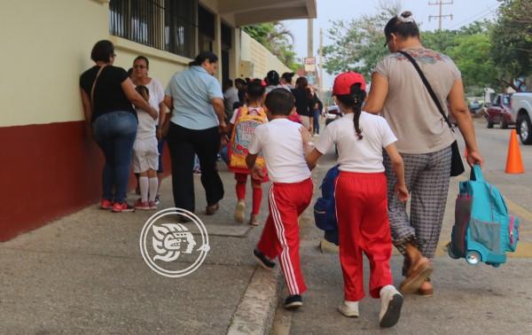 No al binarismo; ya no hay código de vestimenta en escuelas: diputade