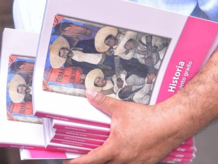 SEV anuncia que desinfectará libros de texto antes de entregarlos