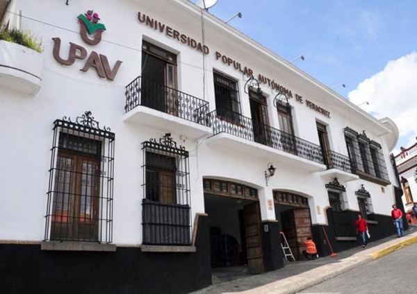 Docentes de la UPAV quedan marginados de vacunación, acusan