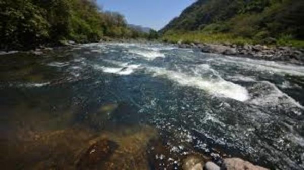 Enardecen veracruzanos por envenenamiento del río Atoyac