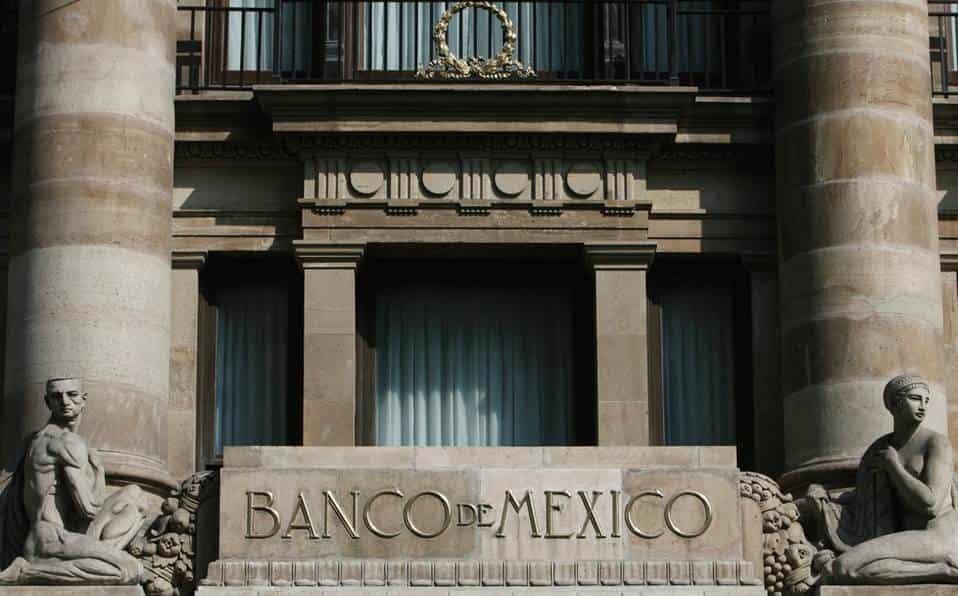 AMLO pide a Banxico no emplear dinero para grandes corporaciones