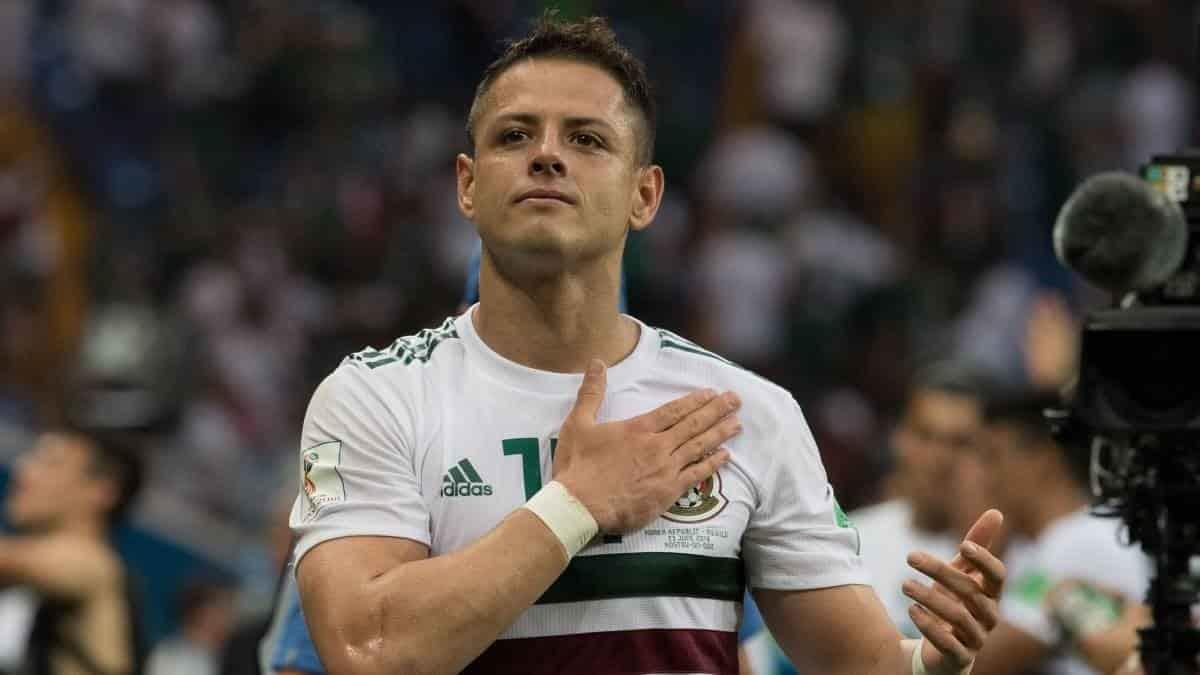 Entre lágrimas, ‘Chicharito’ Hernández habla del fallecimiento de su abuelo