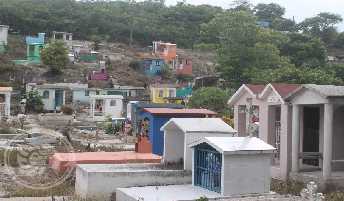 Por protocolos, provocan gresca en cementerio de Rafael Delgado