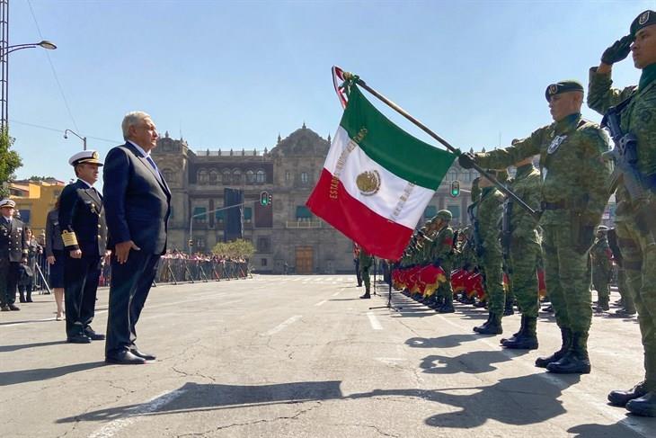 Agradece AMLO al Ejército su apoyo a la 4T