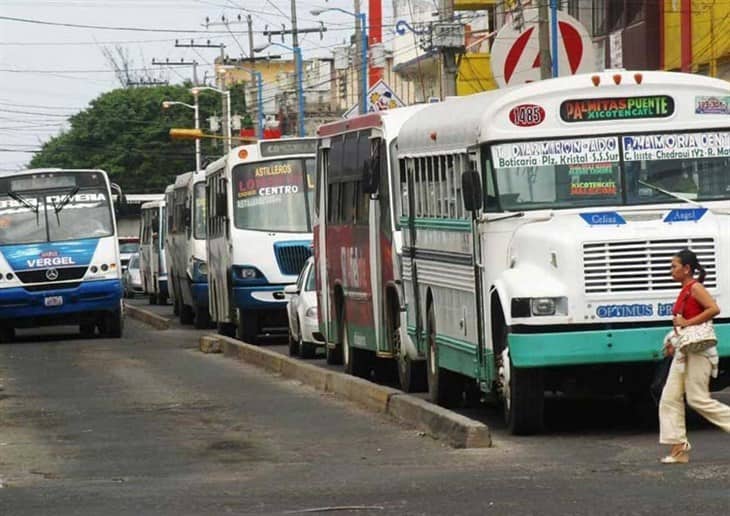 Reducen 40 por ciento las rutas del transporte urbano