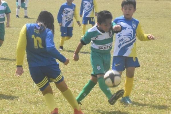 Aguilitas “voló” sigue sumando en la Liga Menor de Futbol