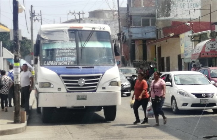 ¿Usas camión? Estas son las medidas para choferes y usuarios
