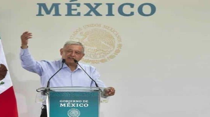 La lucha es de hombres y mujeres: AMLO