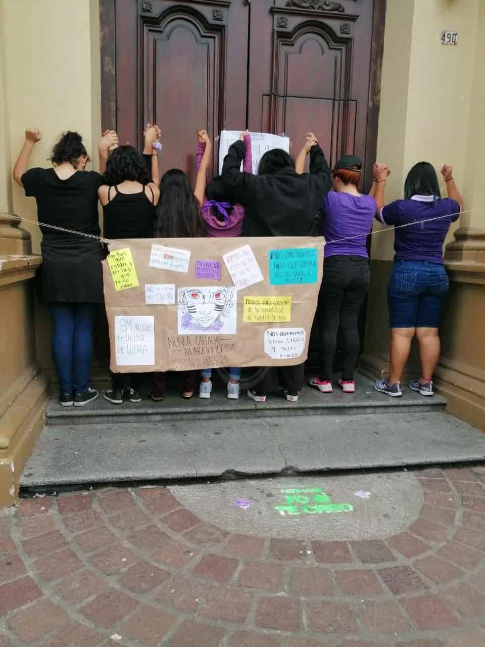 Denuncian alumnas del Bachilleres amenazas por parte de directora del plantel