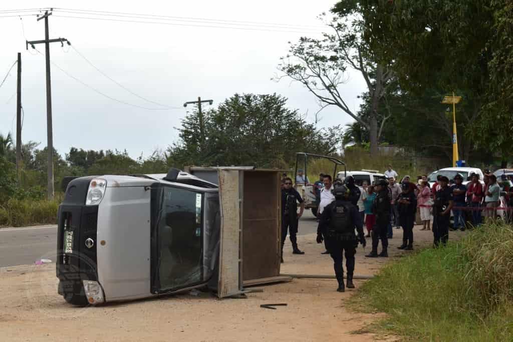 Un muerto y 4 heridos deja volcadura en San Juan