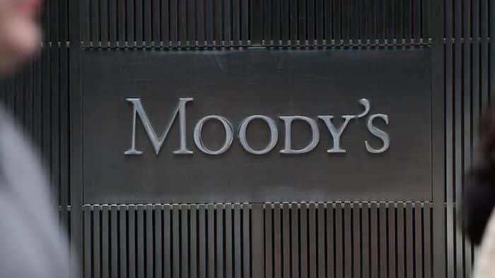 Emitir deuda no es un riesgo si recursos son para desarrollo social: Moody’s