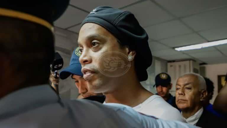 Presos paraguayos fichan a Ronaldinho para torneo interno de detenidos