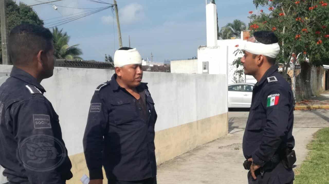 Cuatro policías atacados a tubazos en Tuxpan Veracruz