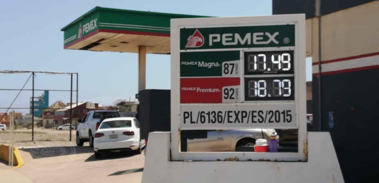 Taxistas de Coatzacoalcos temen gasolinazos en plena contingencia