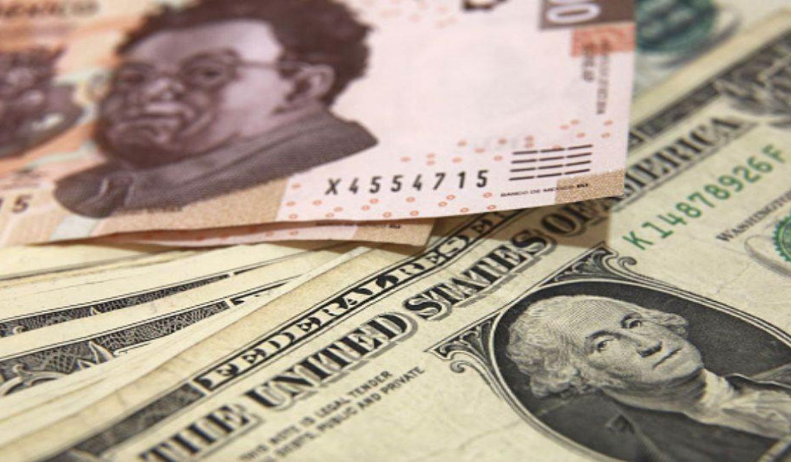 Dólar alcanza máximo histórico de 22.98 pesos en madrugada de jueves