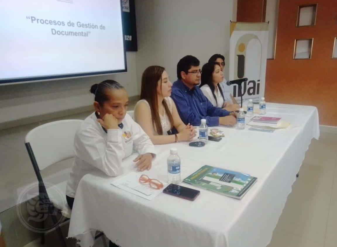 En Minatitlán, realizaron foro regional de análisis de la Ley de Archivos