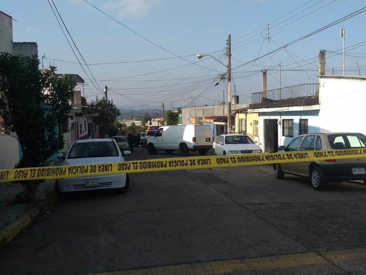 Hombre muere en calles de Xalapa tras sufrir para cardíaco