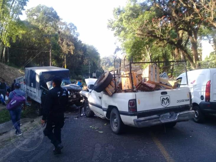 Cerrada la Huatusco-Xalapa; choque deja 8 lesionados