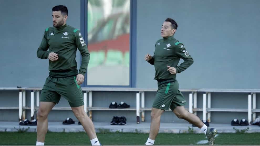 Guardado y Lainez vuelven a entrenamientos del Betis