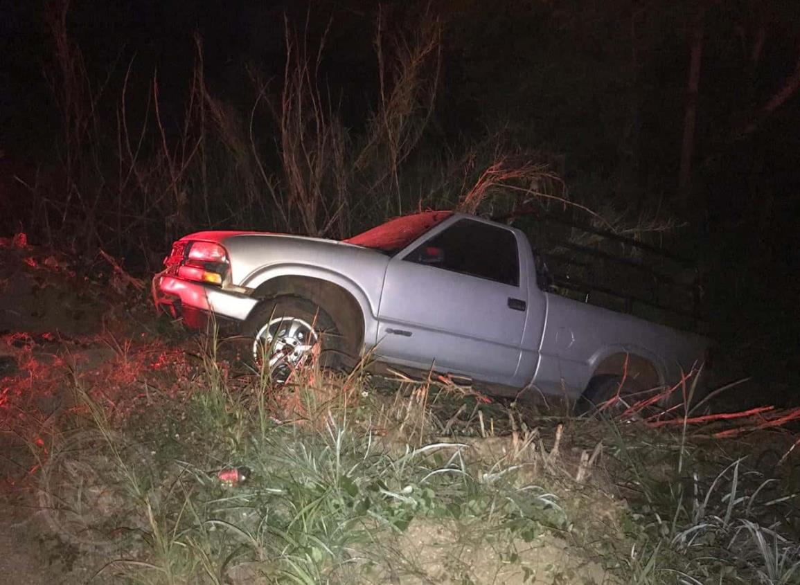 Dos volcaduras Acayucan; pareja de Minatitlán lesionado