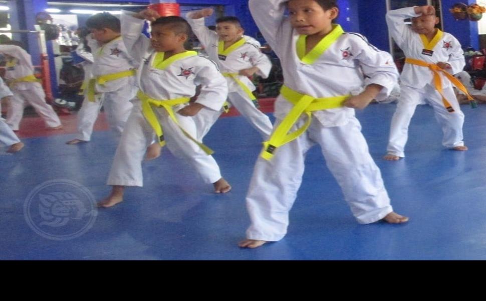 Taekwondoínes cumplen primer objetivo del año