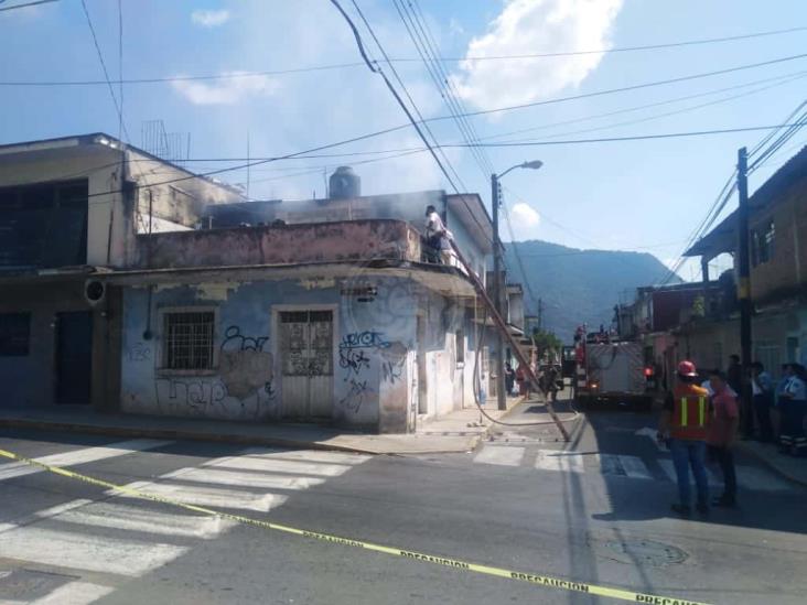 Mujer herida por incendio en vivienda de Orizaba