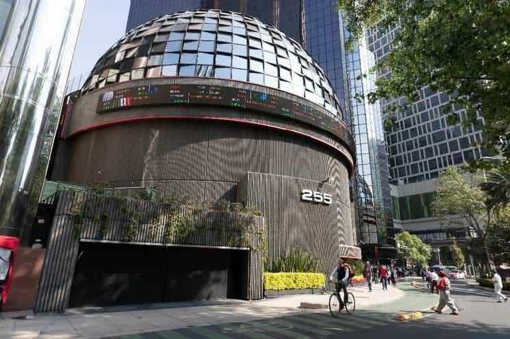 Bolsa mexicana gana en línea con Wall Street