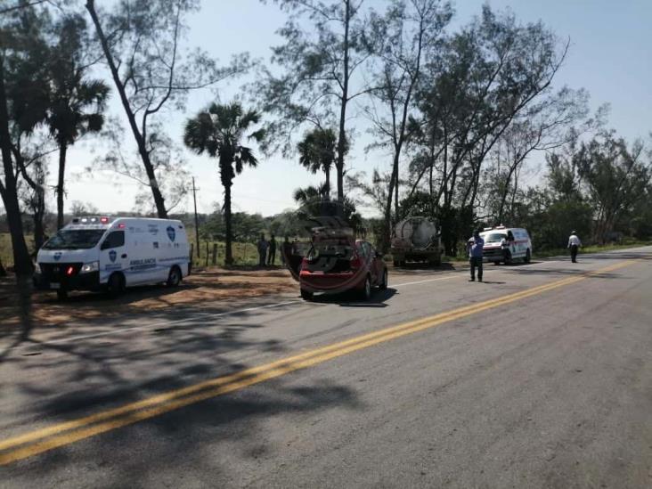 Accidente en carretera federal 180 deja solo daños materiales