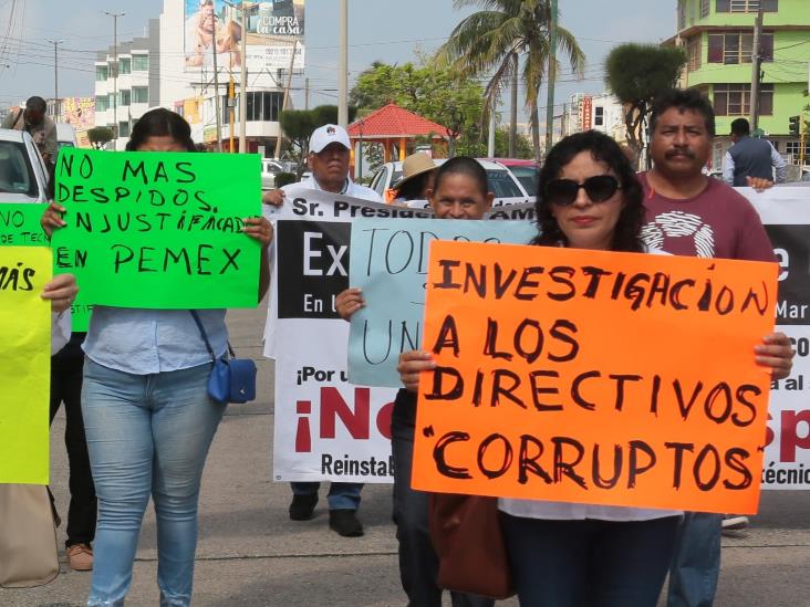 Por despidos en Pemex continúan las protestas en Coatzacoalcos