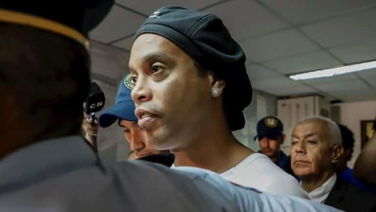 Ronaldinho podría pasar su cumpleaños en prisión