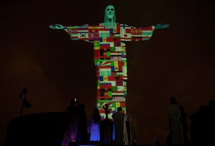 Iluminan el Cristo Redentor con banderas de países afectados por  coronavirus