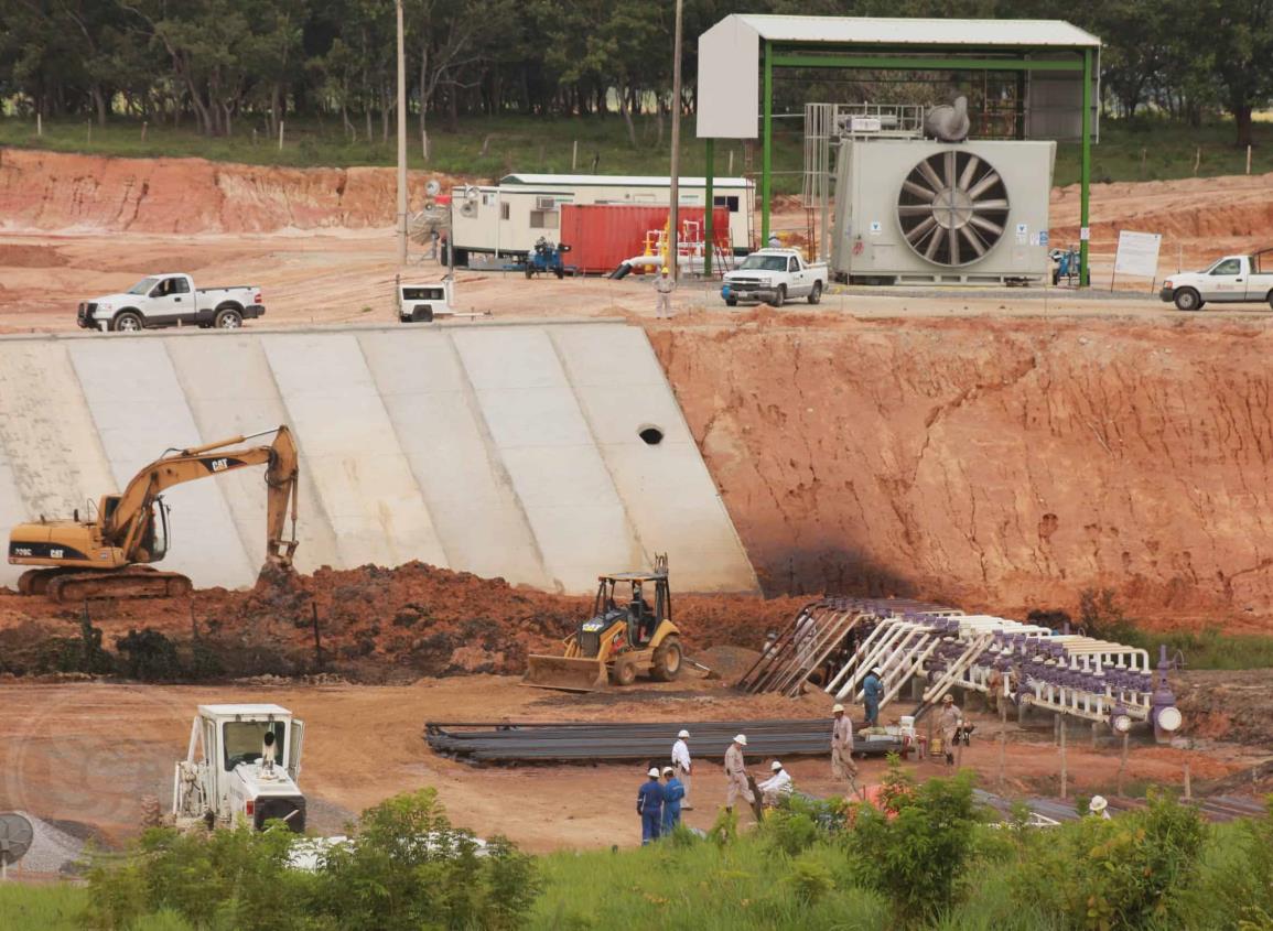 Pemex inició introducción de oleo-gasoducto en Agua Dulce